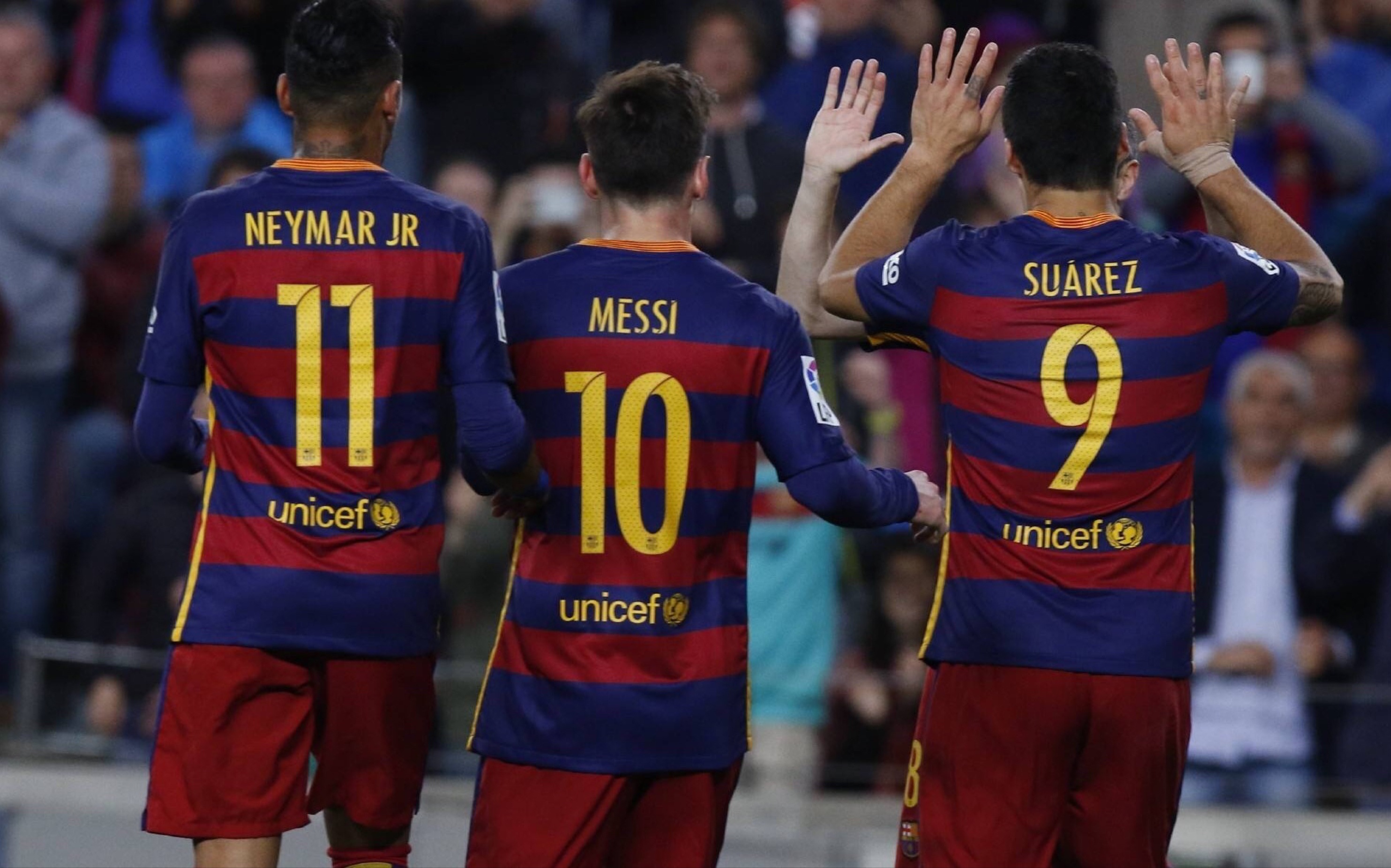 开云官网-梅西率巴黎迎战巴萨，豪取胜利