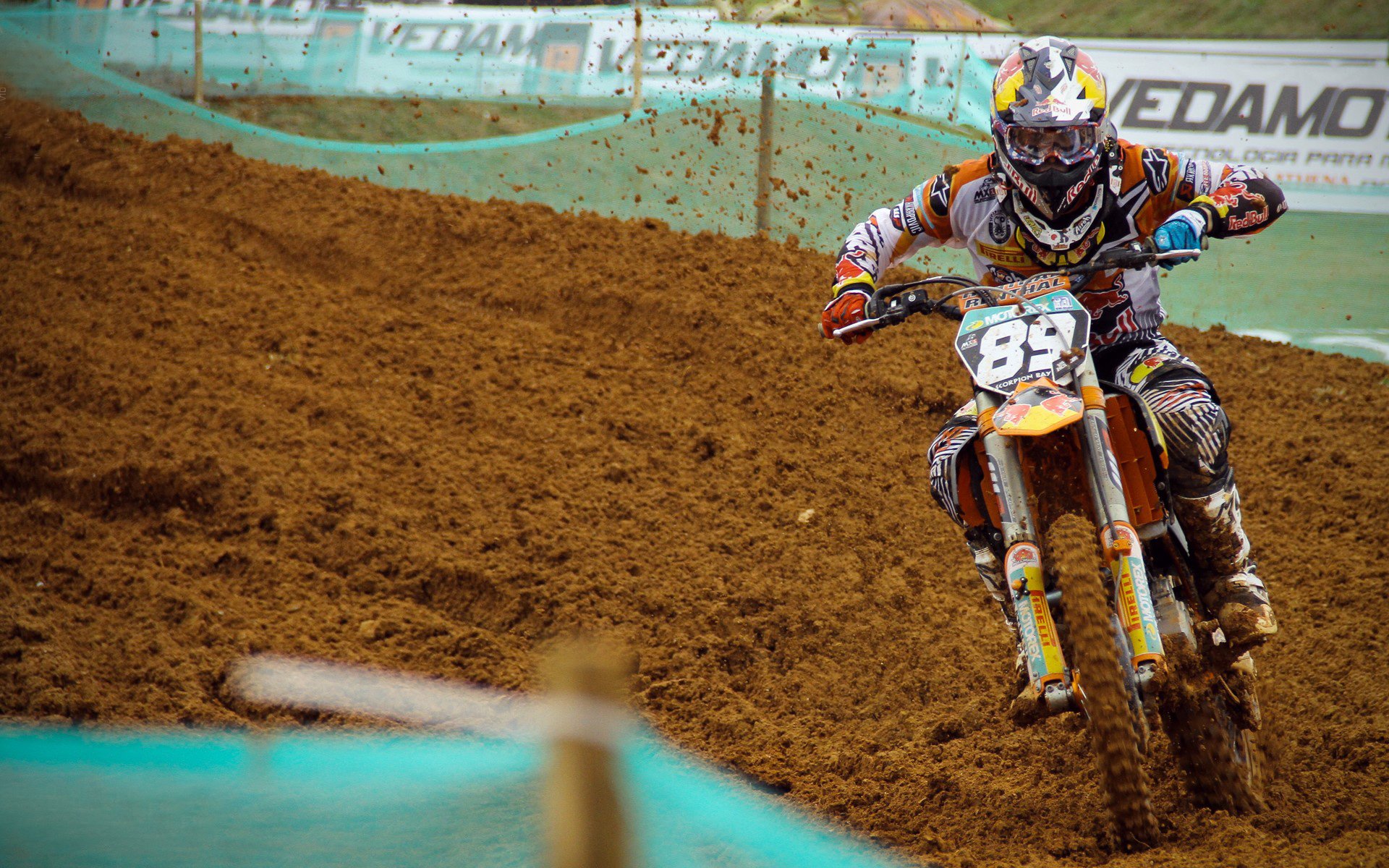 奥亚尔萨瓦尔一箭定江山，英格兰风暴席卷牙买加防线